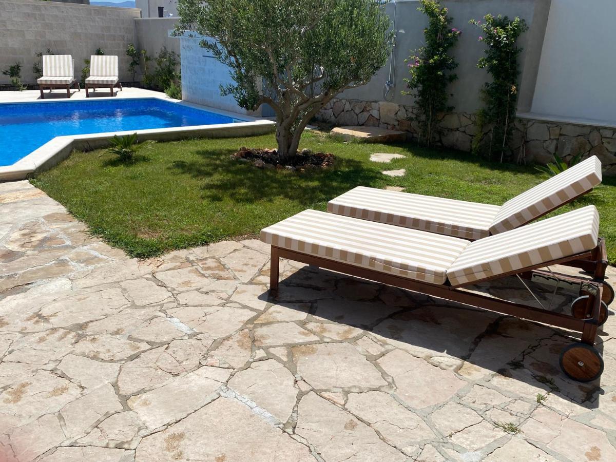 Villa Mediterra Garden & Pool Bol Exteriör bild