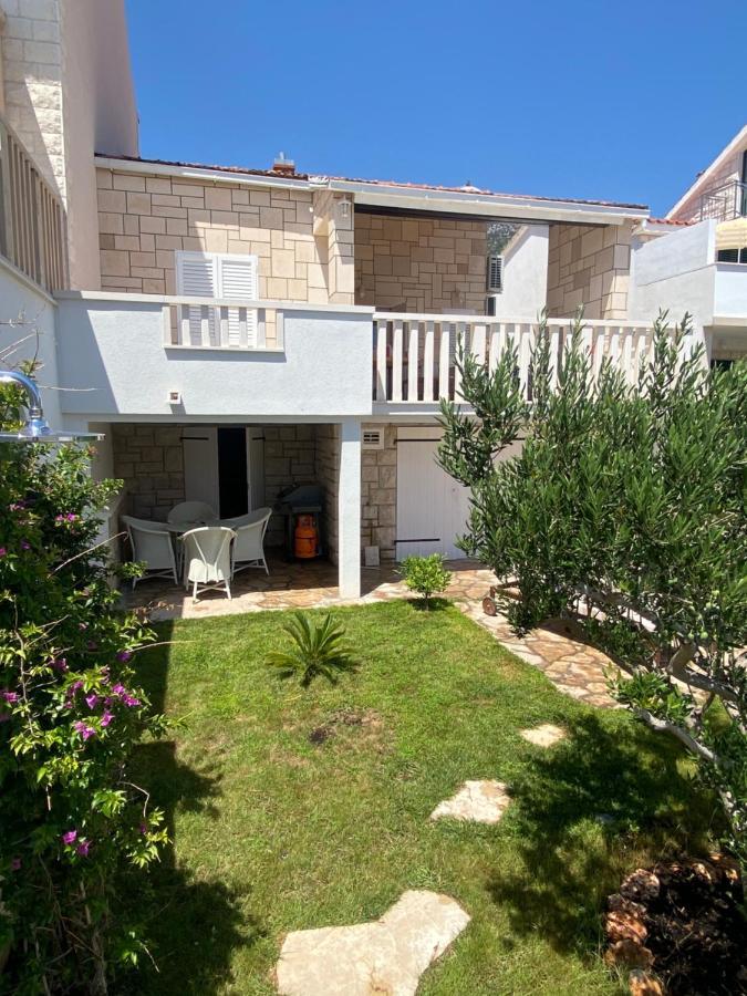 Villa Mediterra Garden & Pool Bol Exteriör bild
