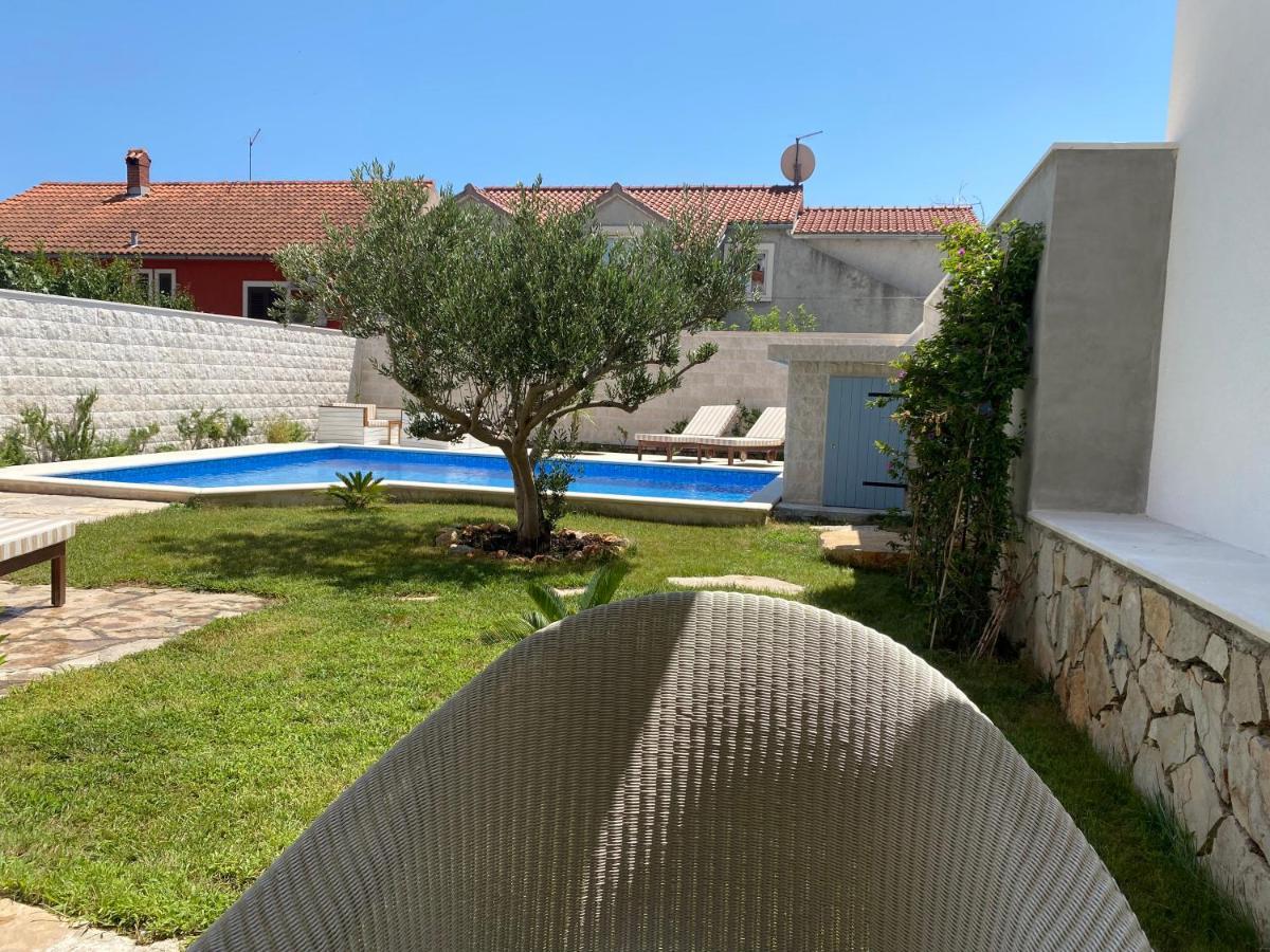 Villa Mediterra Garden & Pool Bol Exteriör bild